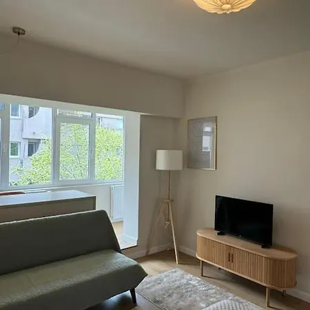 Bright & Stylish Cozy Studio Near Old Town Апартаменти *