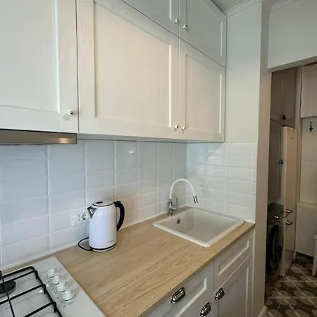 Apartment Luxury Near Square Bucharest