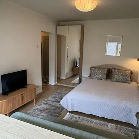 Bright & Stylish Cozy Studio Near Old Town Apartamento