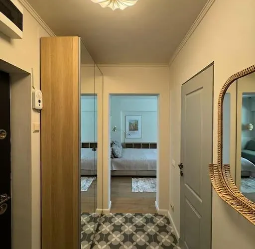 Bright & Stylish Cozy Near Old Town بوخارست
